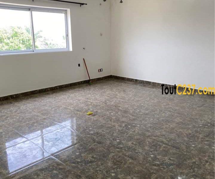 Appartement à louer à Makepe BM