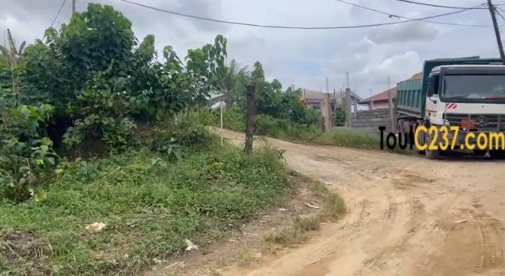 Terrain d'angle à vendre à Kotto Oasis