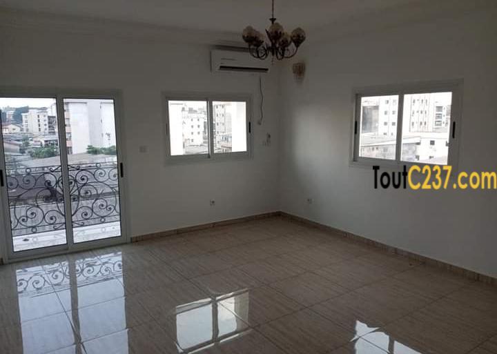 Appartement à louer à Bali, Douala
