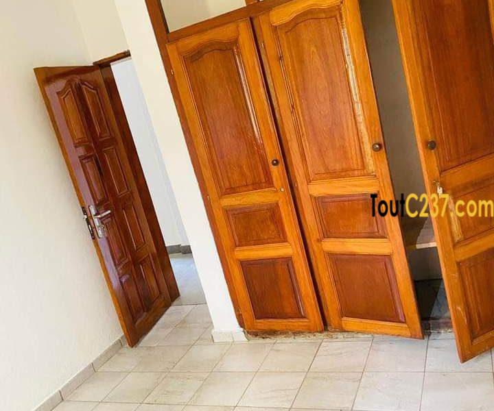 Appartement à louer à Logpom Douala