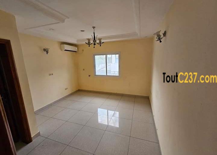 Appartement à louer à Bali, Douala