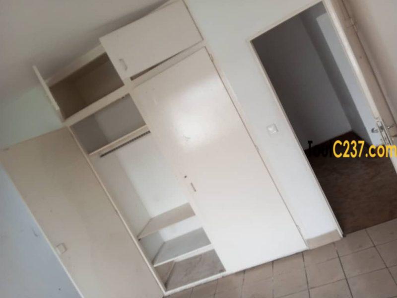Duplex à louer à Bonapriso Douala