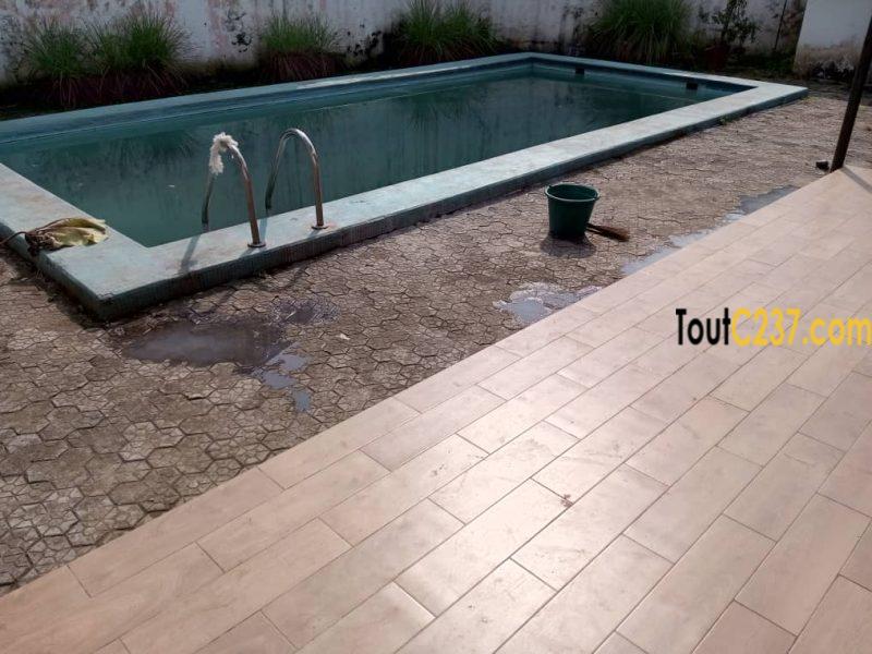 Duplex à louer à Bonapriso Douala