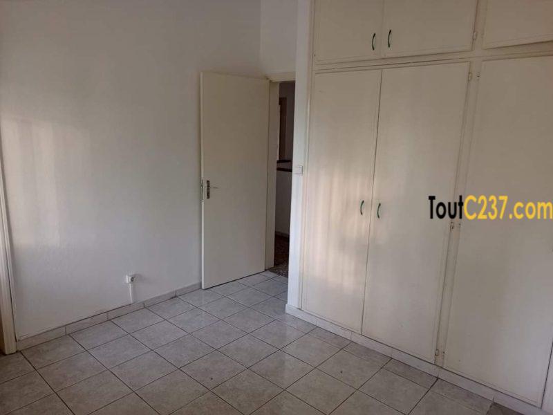 Joli Duplex à louer à Bonapriso, Douala