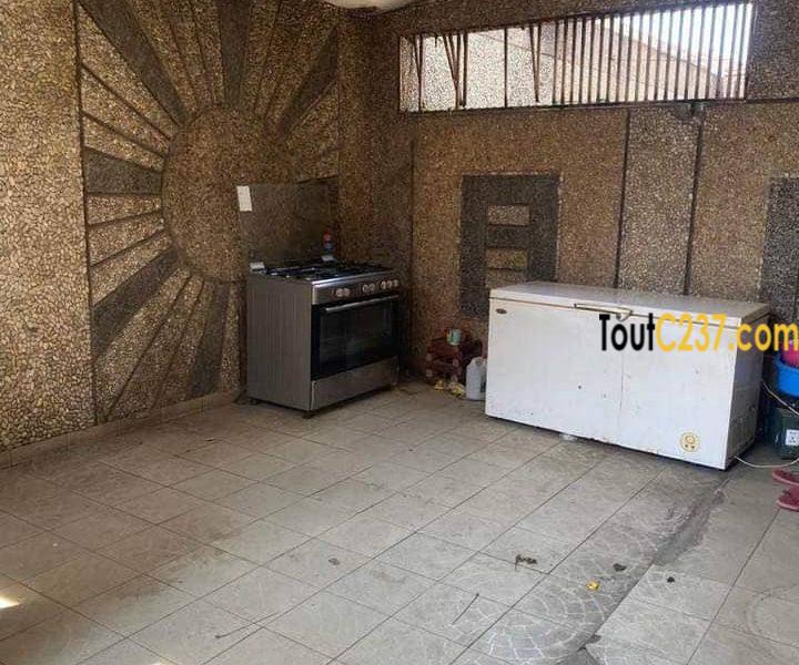 Duplex à louer à Bonamoussadi, Douala