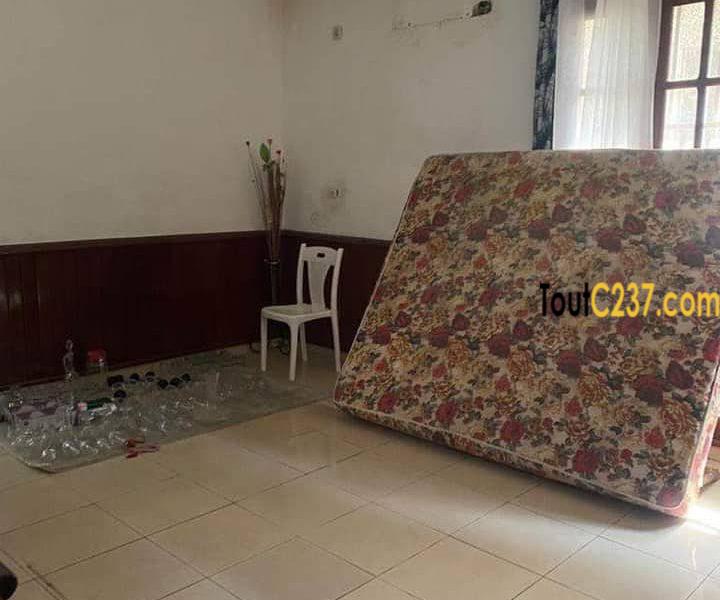 Duplex à louer à Bonamoussadi, Douala