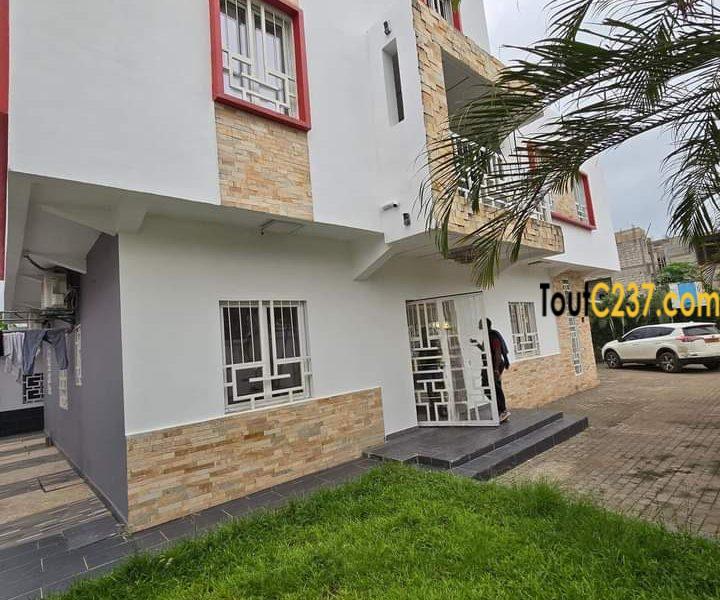 Très Joli Duplex à vendre à Bonaberi (Bekoko)