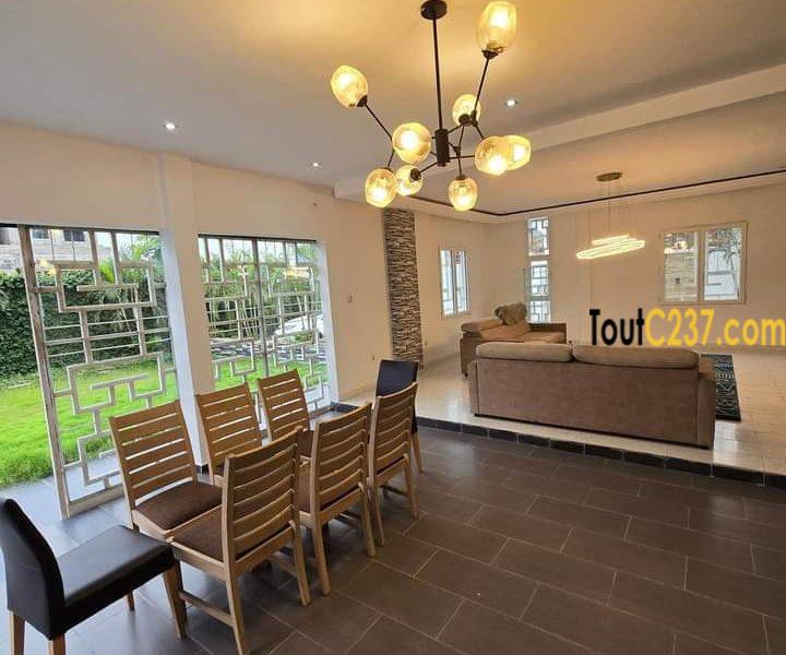 Très Joli Duplex à vendre à Bonaberi (Bekoko)