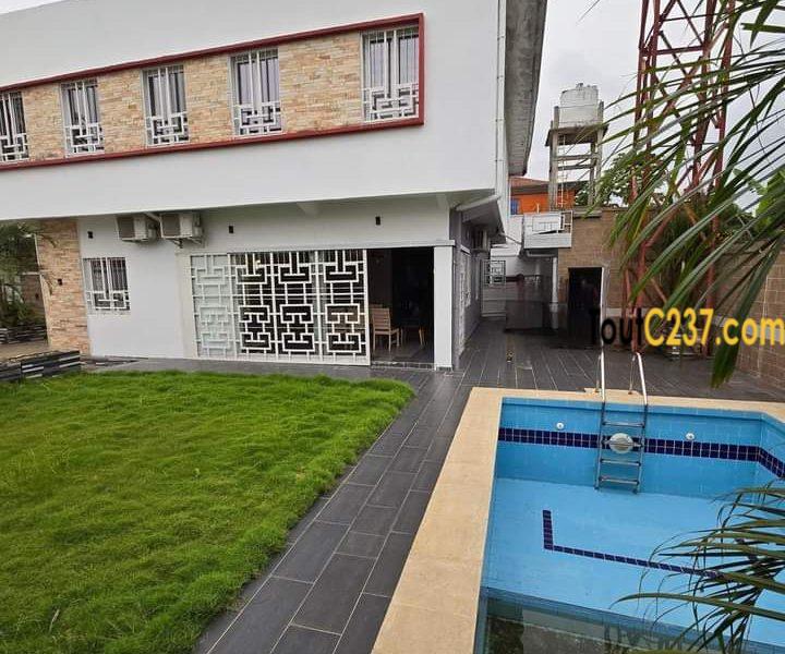 Très Joli Duplex à vendre à Bonaberi (Bekoko)