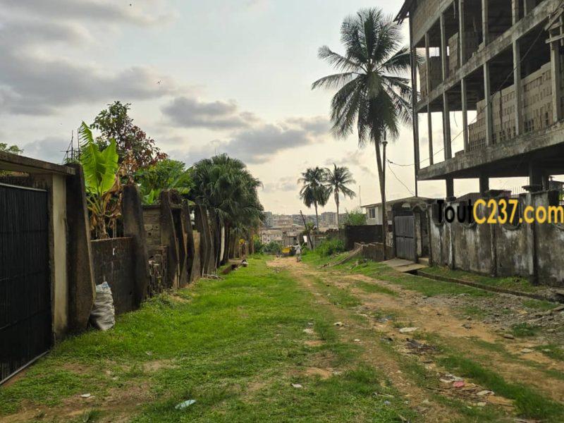 Terrain à vendre à Logpom (1ere avenue)