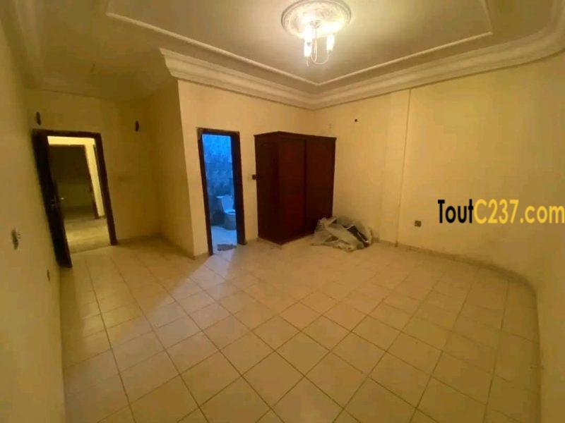 Appartement à louer à Logpom Bassong