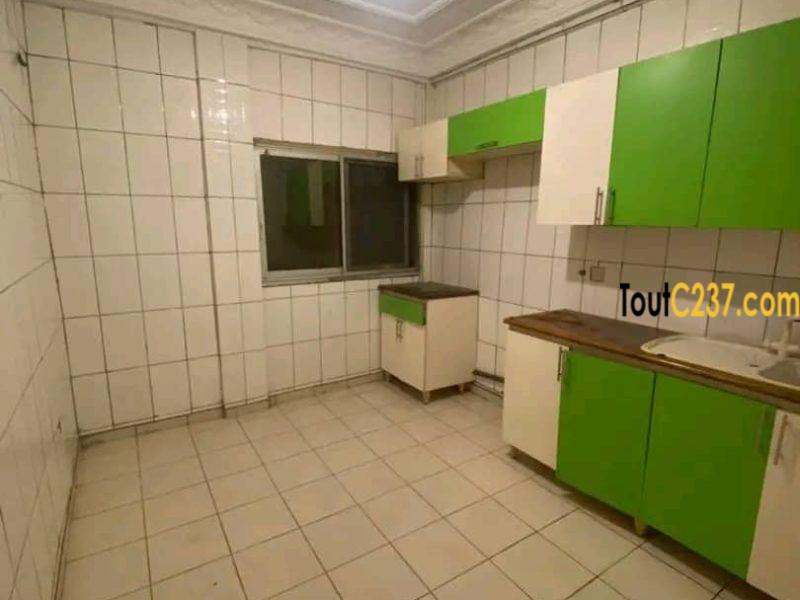 Appartement à louer à Logpom Bassong
