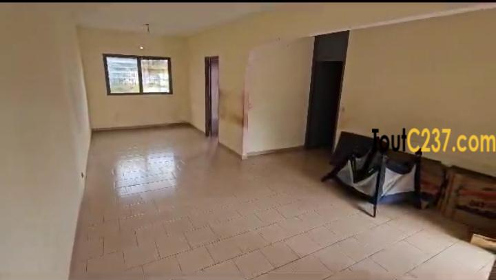 Maison sic à vendre à Makepe, Douala