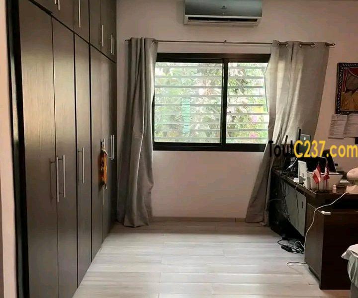 Somptueux Duplex à louer à Bonapriso Douala