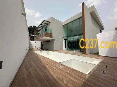 Somptueux Duplex à vendre à Yassa cite chirac