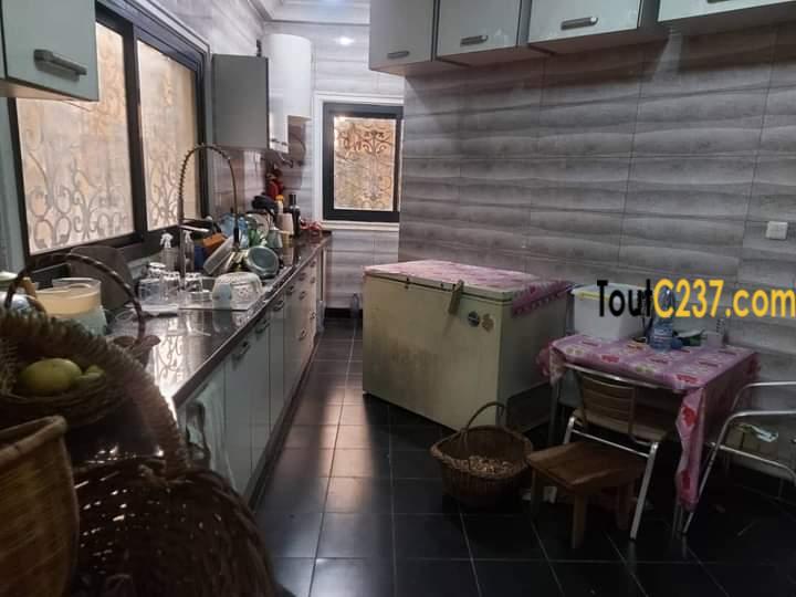 Somptueux Duplex à vendre à Pk10 (Camp des officiers au Genie)