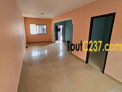 Maison en villa à louer à Makepe, Douala
