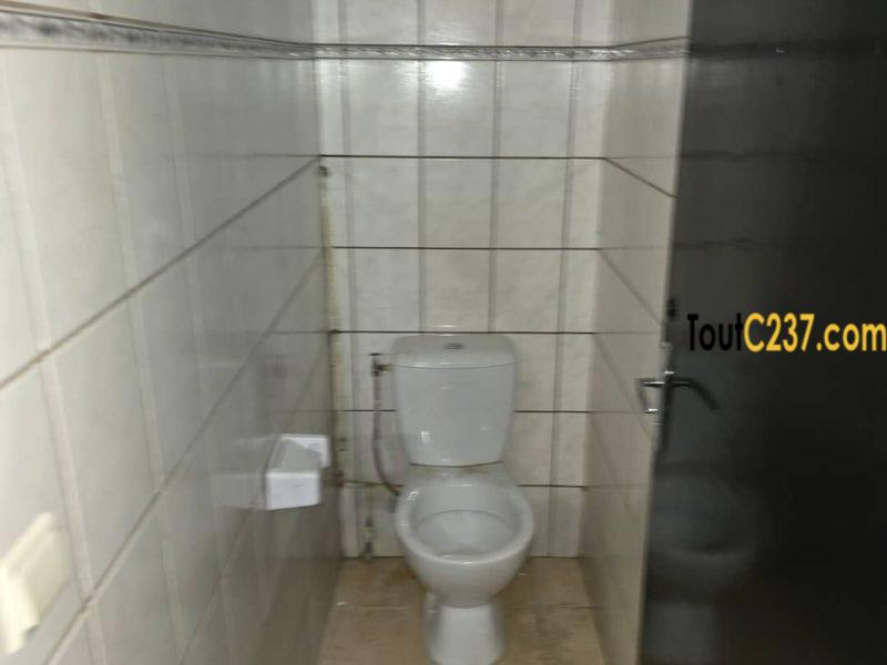 Maison en villa à louer à Makepe, Douala