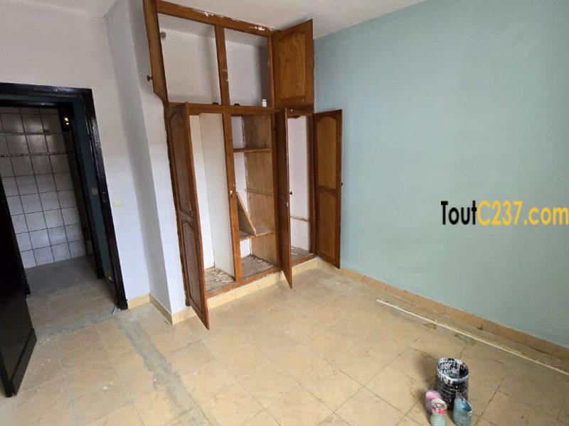 Maison en villa à louer à Makepe, Douala