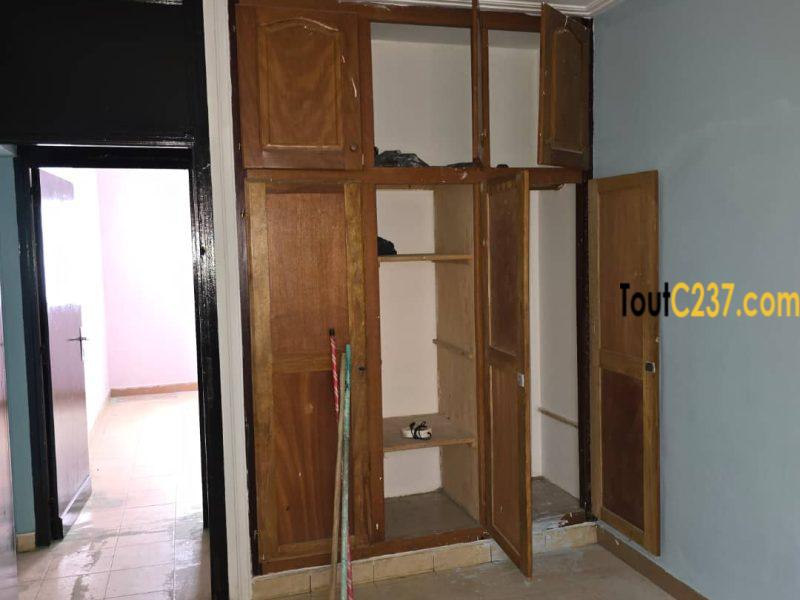 Maison en villa à louer à Makepe, Douala