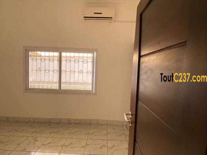 Maison en villa à louer à Bonapriso Douala