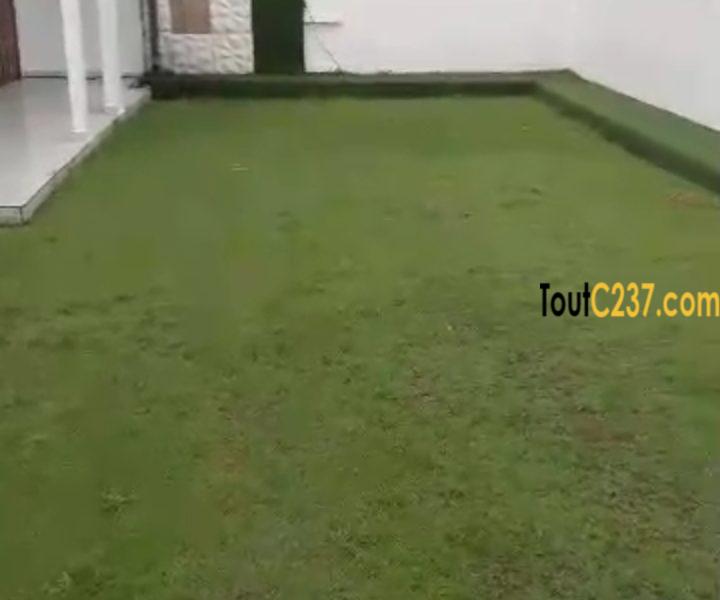 Belle villa sic. vendre à Makepe Douala