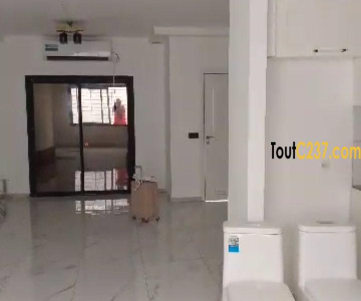 Belle villa sic. vendre à Makepe Douala