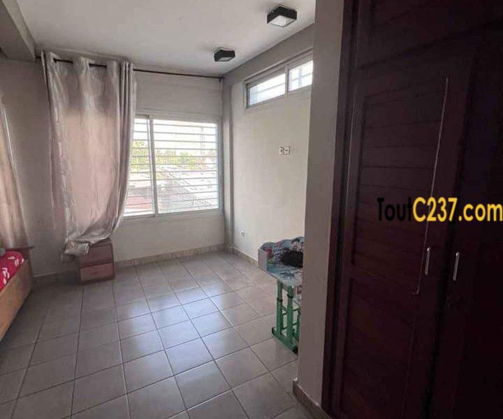 Appartement à louer à Bonapriso Douala