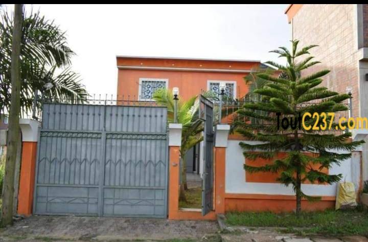 Duplex à vendre à Yassa, Douala