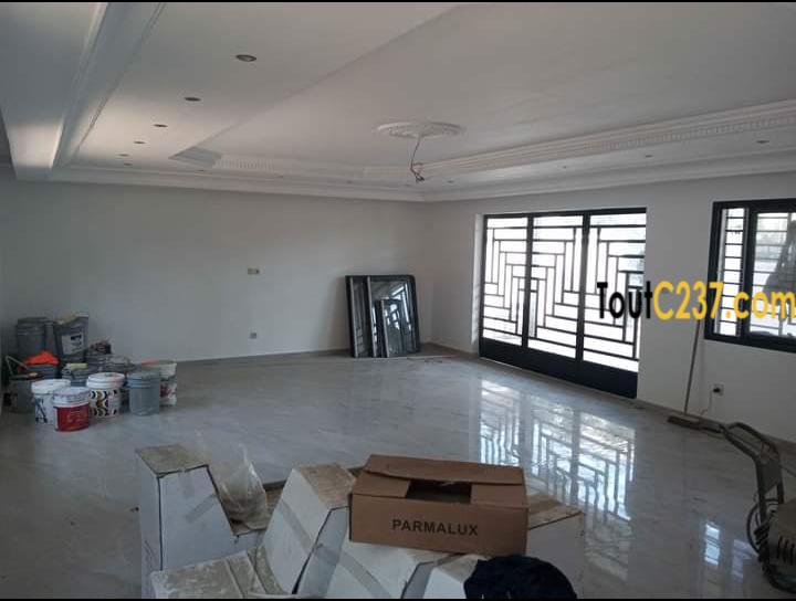Duplex à louer à Bonapriso Douala