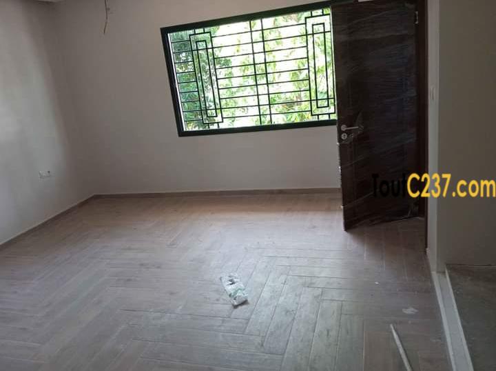 Duplex à louer à Bonapriso Douala