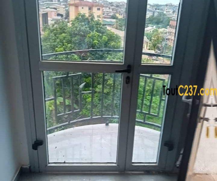 Appartement à louer à Makepe, Douala