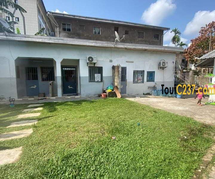 Terrain bâti à vendre à Logpom, Douala