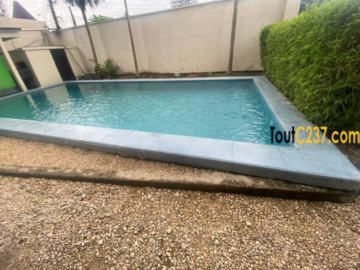 Vaste appartement à louer à Bonapriso Douala