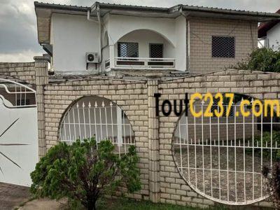 Vaste Duplex à louer à Yassa cite chirac