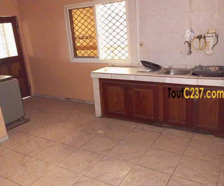 Vaste Duplex à louer à Yassa cite chirac