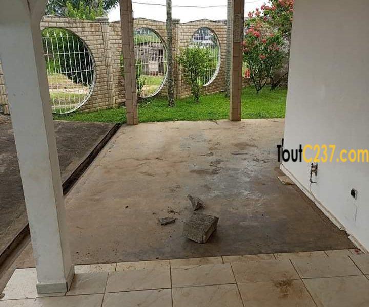 Vaste Duplex à louer à Yassa cite chirac