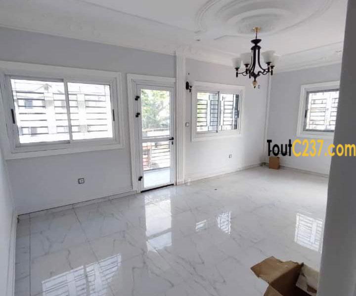 Appartement haut standing à louer à Kotto, Douala