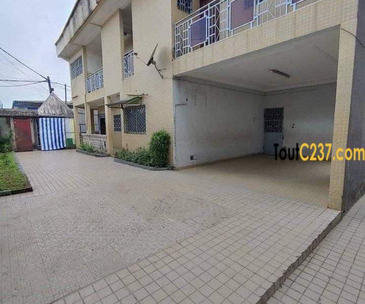 Vaste duplex à louer à Logpom Douala