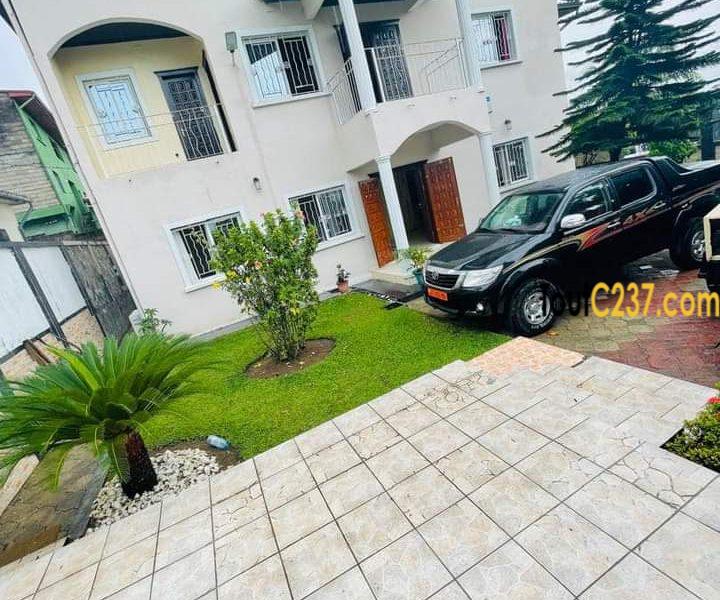 Hyper Vaste Duplex à vendre à Yassa Nkolbong