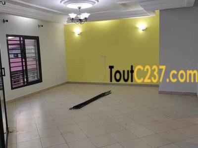Appartement à louer à Logpom, Douala