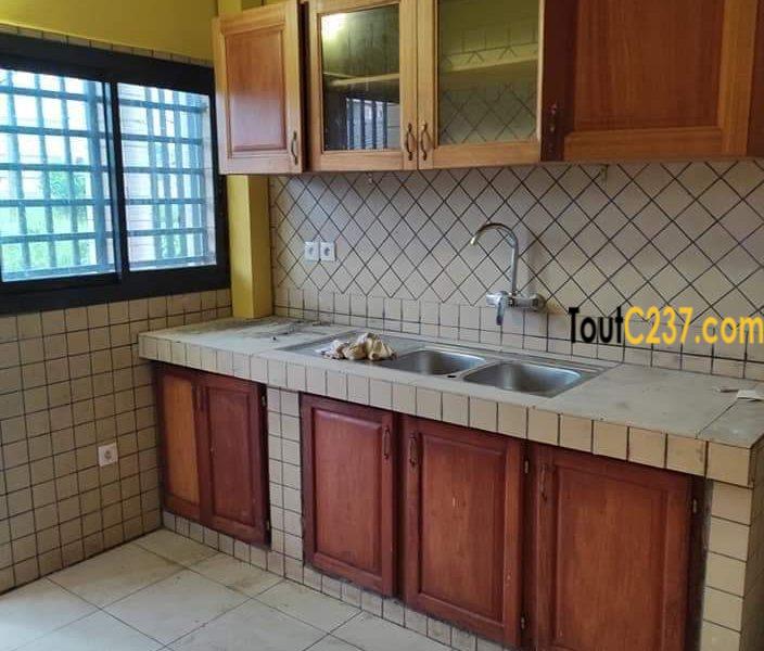 Appartement à louer à Logpom, Douala