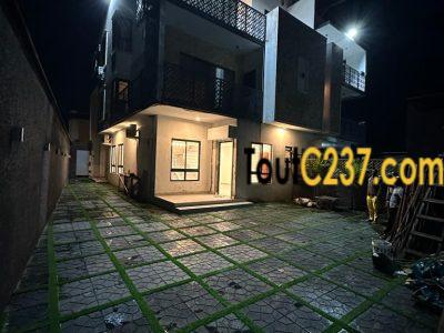 Duplex haut standing à louer à Bonaberie