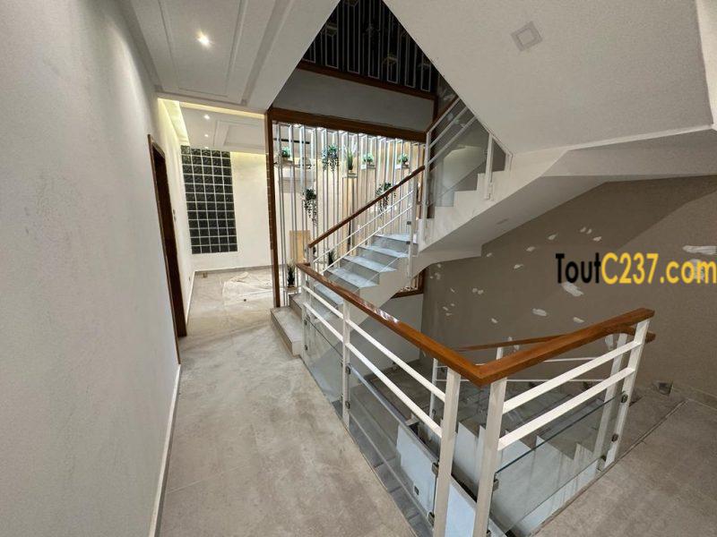 Duplex haut standing à louer à Bonaberie