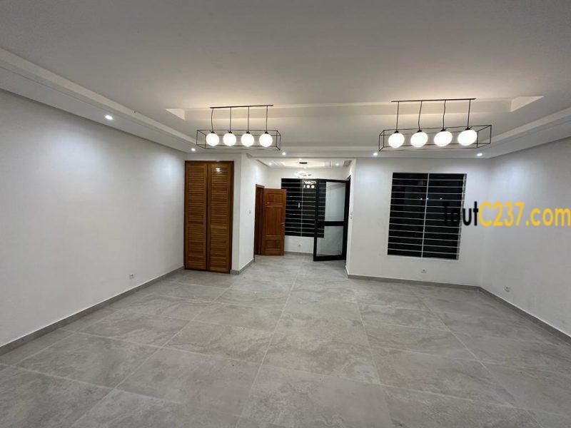 Duplex haut standing à louer à Bonaberie