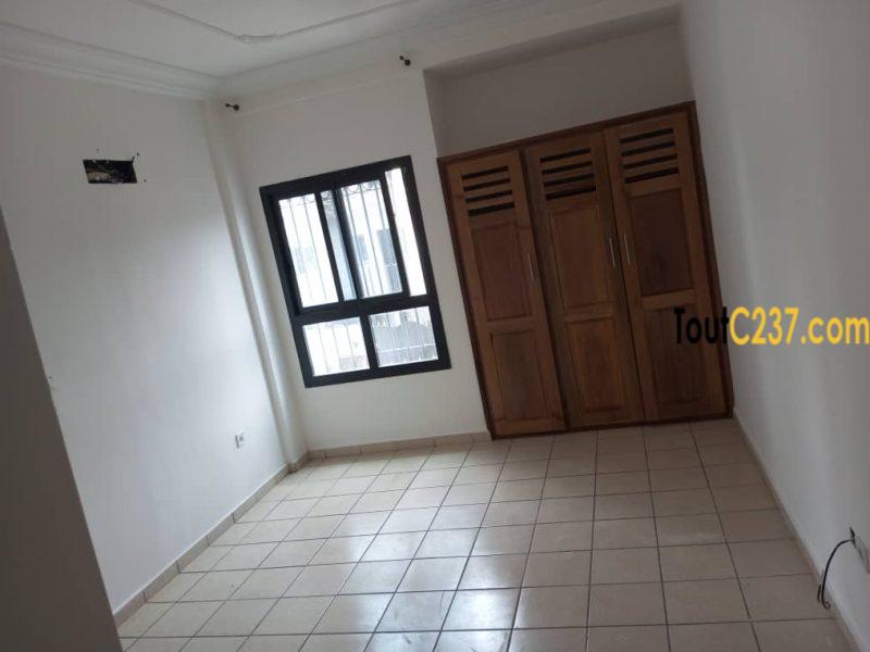 Apprtement à louer à Saint michel Grand Mall à Douala