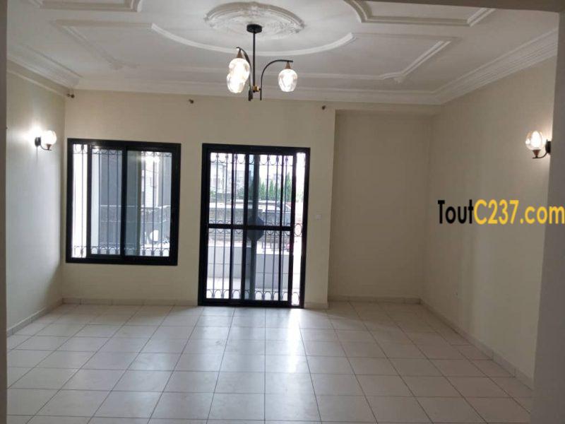 Apprtement à louer à Saint michel Grand Mall à Douala