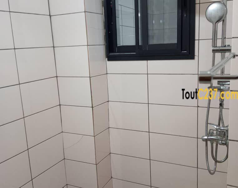Apprtement à louer à Saint michel Grand Mall à Douala