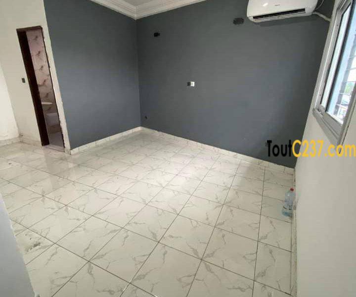 Appartement à louer à Bonapriso Douala