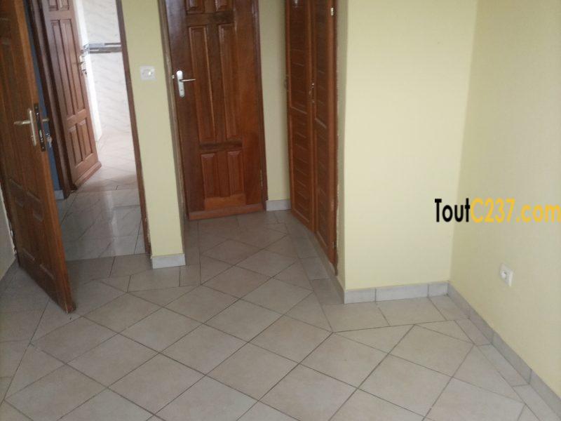 Appartement à louer à Logpom Maison jumelle (carrefour vatican)